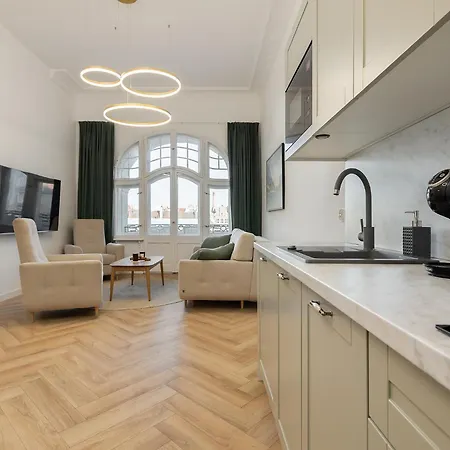 Apartament Rynek 75 *
