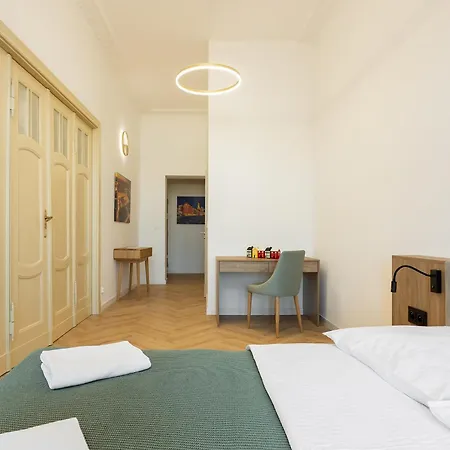 Rynek 75 Apartment *